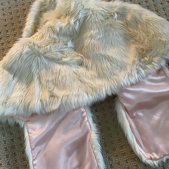 Le chateau shoulder cover up - dry cleaned - Picture 3 of 4